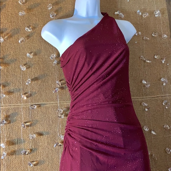 City Triangles Dresses & Skirts - Beautiful long dress burgundy